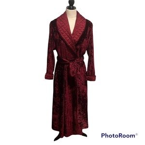 Victoria’s Secret Gold Label Vintage Deep Red/Burgundy Floor Length Robe, M/L